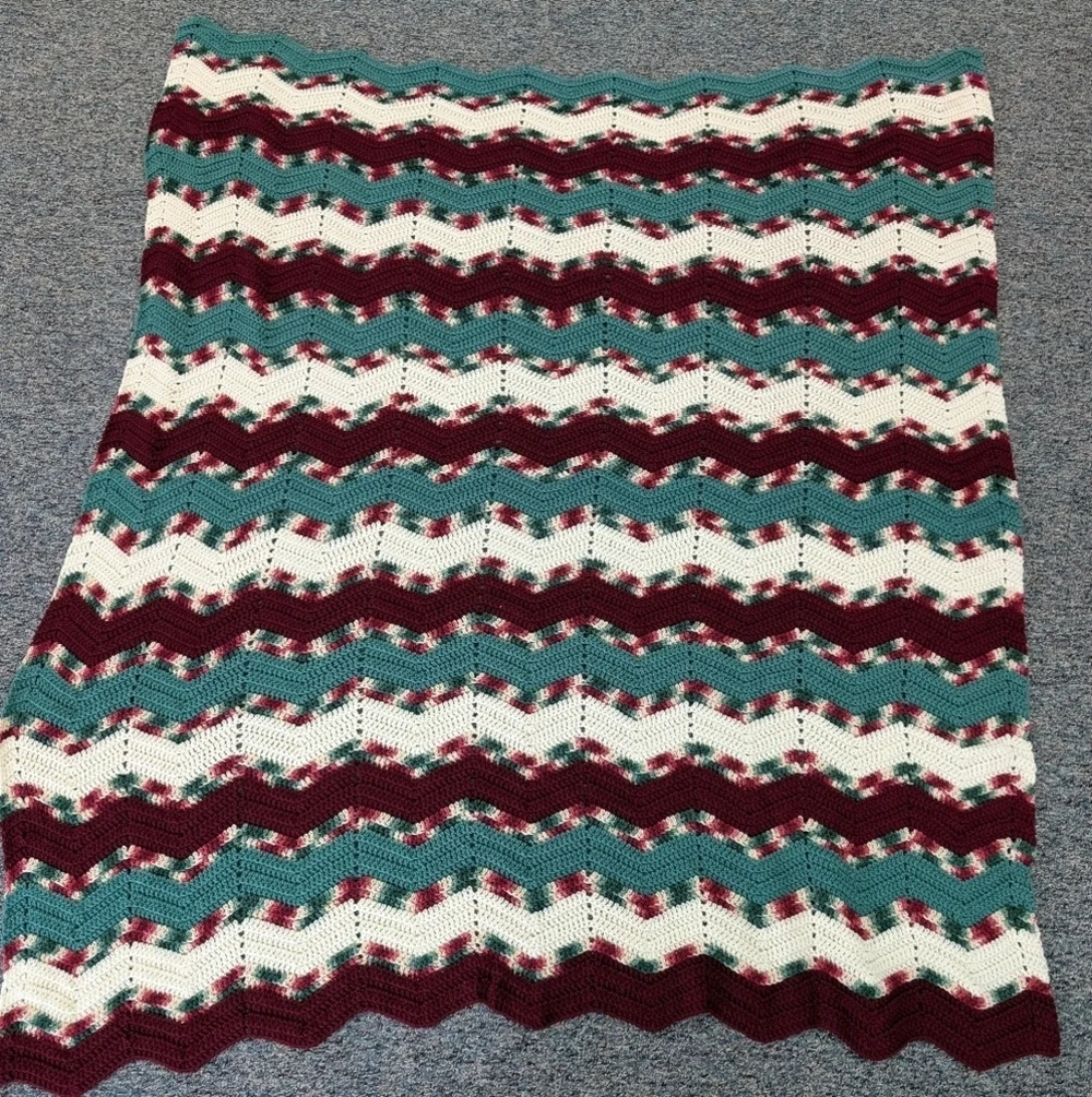 Vintage Handmade Zig Zag Large Afghan Blanket Throw Maroon Red Green Christmas